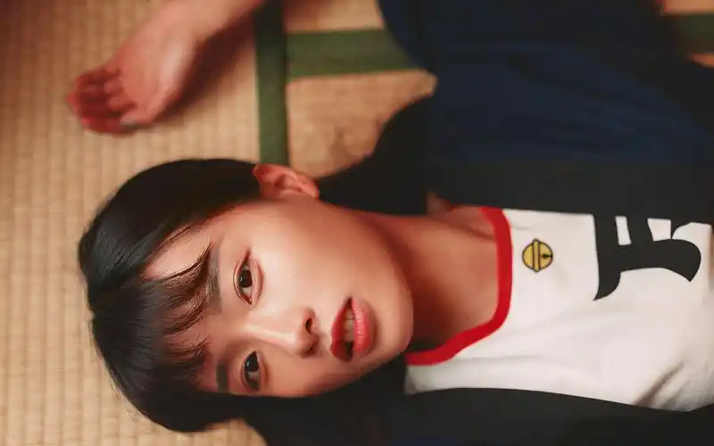 日系清纯美女唯美高清桌面壁纸