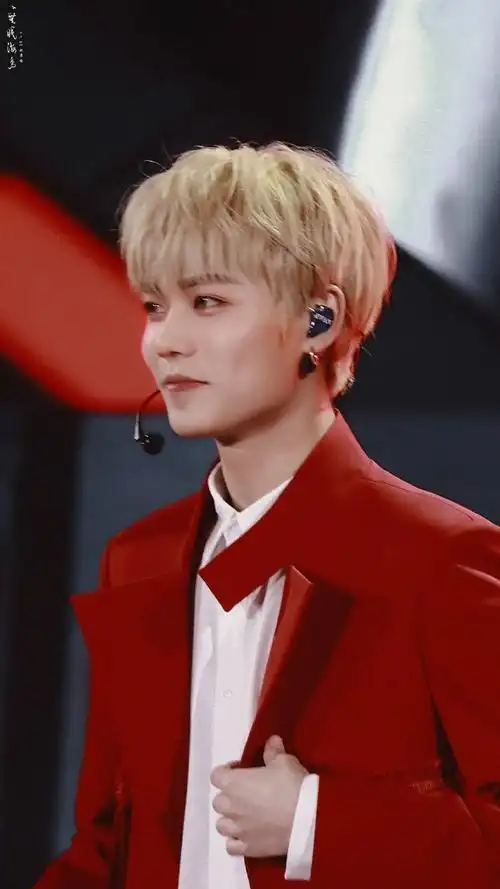 林/彦/俊回顾红西装这组我可以再爱亿辈子@林彦俊原来我很爱你