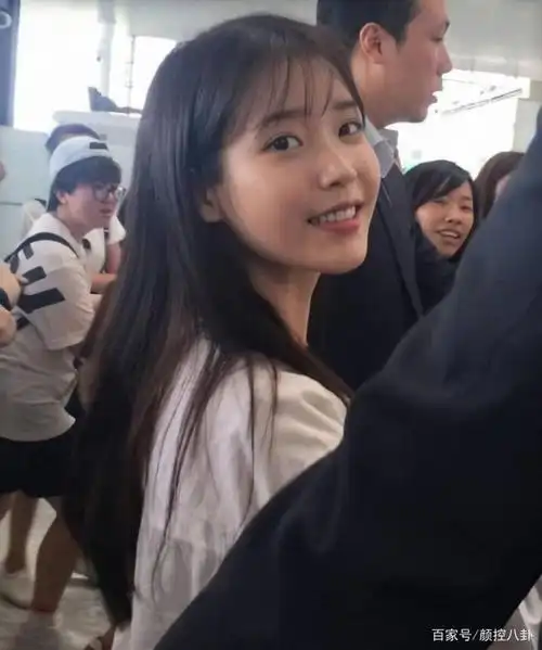 素颜也无敌好看的我们丽姐,粉丝服务永远都超级好