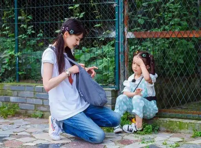 郑爽被人下套做代孕两年前想要打掉孩子实质上是拒绝继续犯罪明星电影