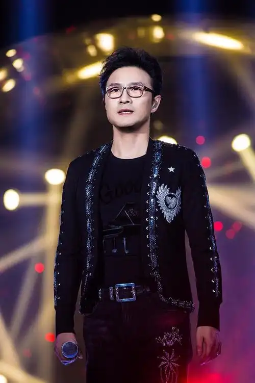 "歌手"汪峰推冷门佳作为己任 唱编多首华语原创"翻红"