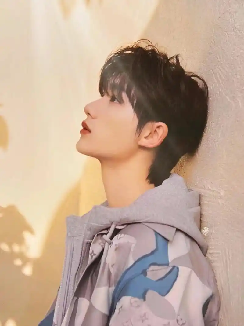 丁程鑫的高清壁纸,简直被蛊惑住了!😘