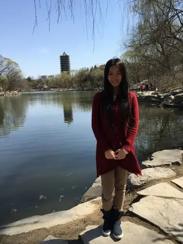 从理工科博士到诗词大会女神,北大才女陈更亲谈多面学霸养成记!