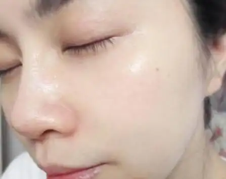 女人过了45建议每天擦这种小药膏不出半月脸部光滑细腻