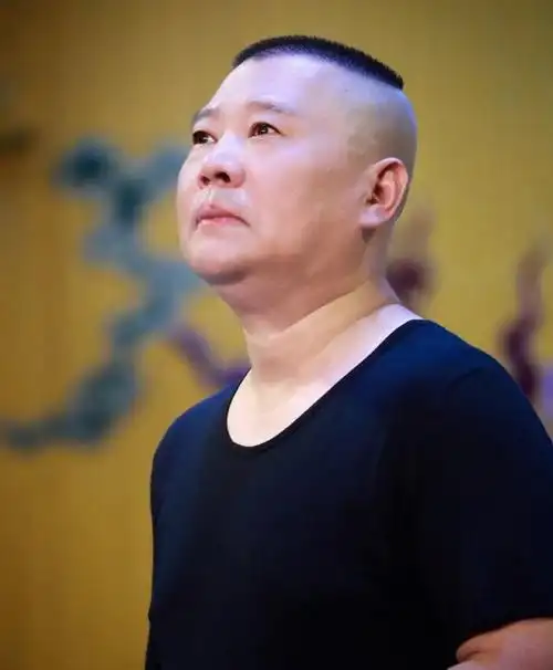 郭德纲在德云社十五周年的时候演出过中国相声史,但是失败了