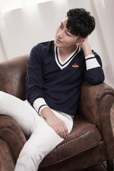 霸屏男主陈欢狂刷人设 何炅谈其赞不绝口