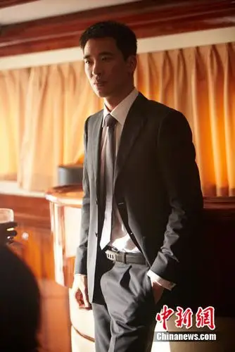 黄立行西装诱惑组图曝光 想尝试警匪或功夫片(图)(4)