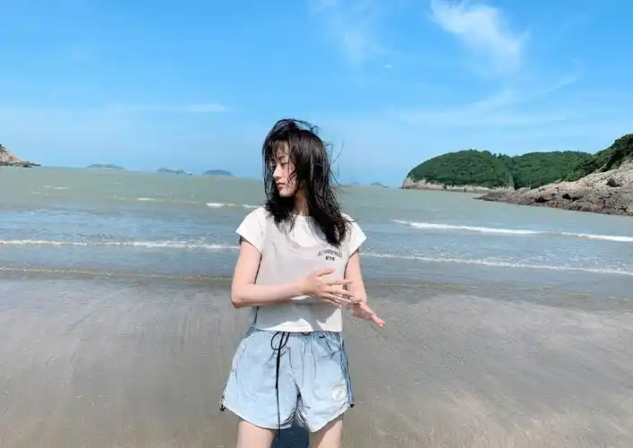 袁冰妍海边清新俏皮图片79