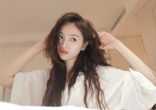 《火箭少女101》成员吴宣仪,高清图片-壁纸族