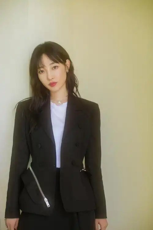 西装控的福利来了,@白百何 在线教授西装穿搭秘籍,西装在手