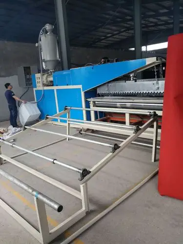 厂家直销tpr地毯地垫淋膜机