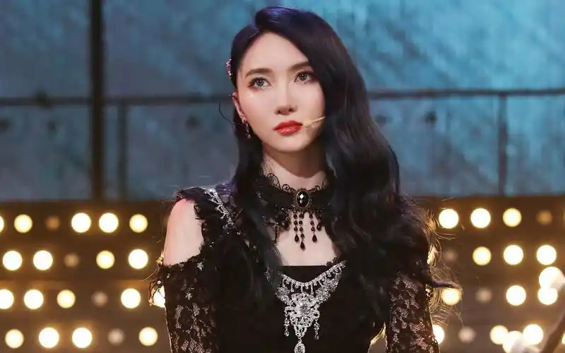 炙热的我们陆婷花园舞曲陆婷直拍yalldonttouchit固定机位版