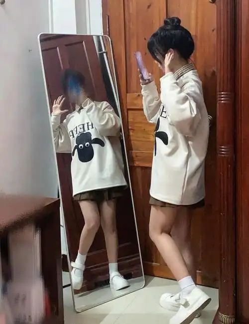 155小个子女孩的天菜卫衣叠穿就很韩系