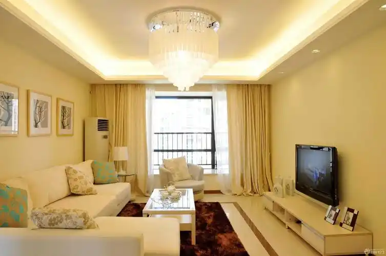 现代简约风格90平米三室一厅两卫家装客厅装修设计效果图