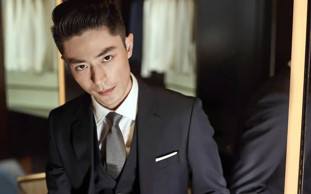 老干部霍建华绅士帅气高清桌面壁纸