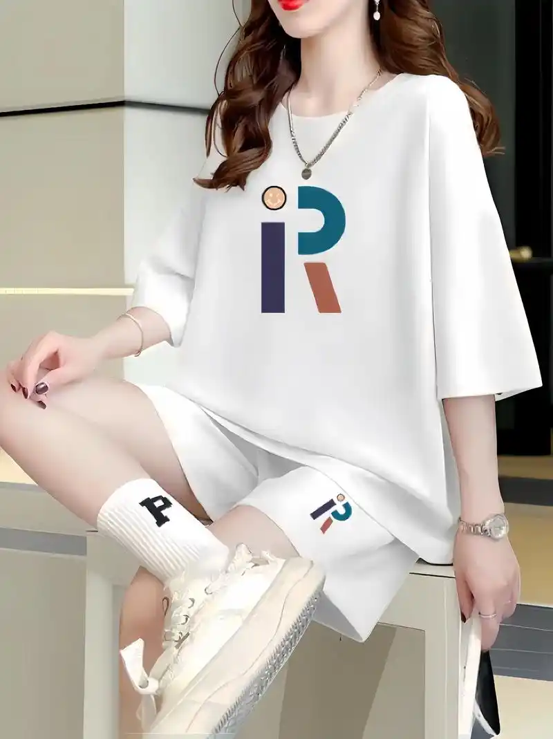 夏季新款女装小个子圆领短袖t恤短裤休闲运动套装,时尚减龄两件套