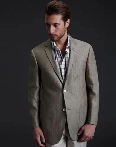 棕色西服予人一种深沉的遐想 西服散发成熟男人的魅力图片_5