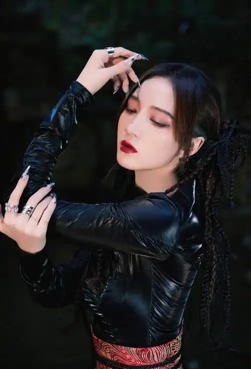 全能唱跳孟佳踏浪归来国风新歌东方一展女性力量