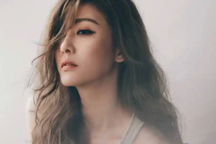 李彩桦为何突然不"红"了,看她干的那些事,就一点都不奇怪了_歌曲_苏