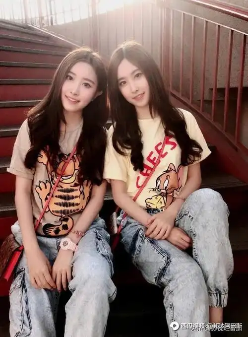 多少人认识这对从小美到大的台湾双胞胎姐妹?