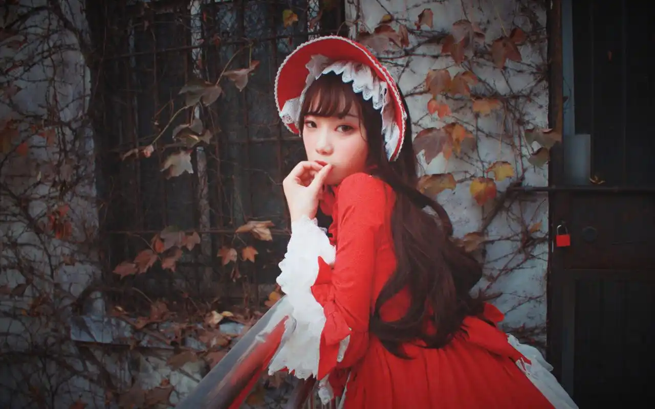 红衣美女复古宫廷风写真图片电脑壁纸