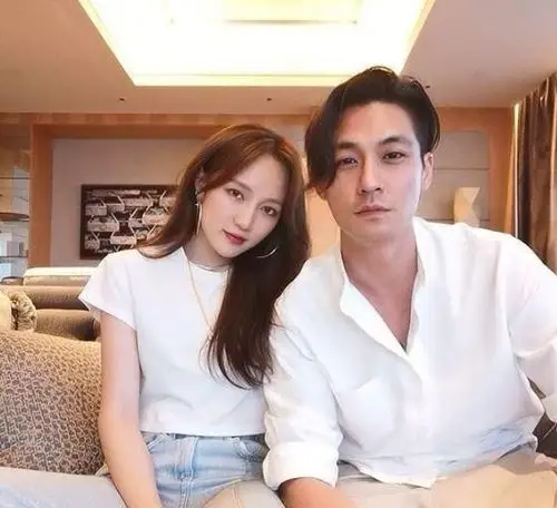 孟佳出道10年和萧亚轩前男友恋爱王思聪才是她背后的男人