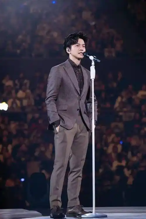 李健与梁博,两人都是独立,难得的好音乐人!_朋友_网络_现场表演