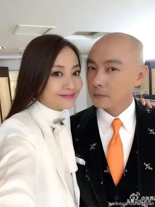 "最爱宣萱"的张卫健为何转身娶了张茜?相伴22载至今无子