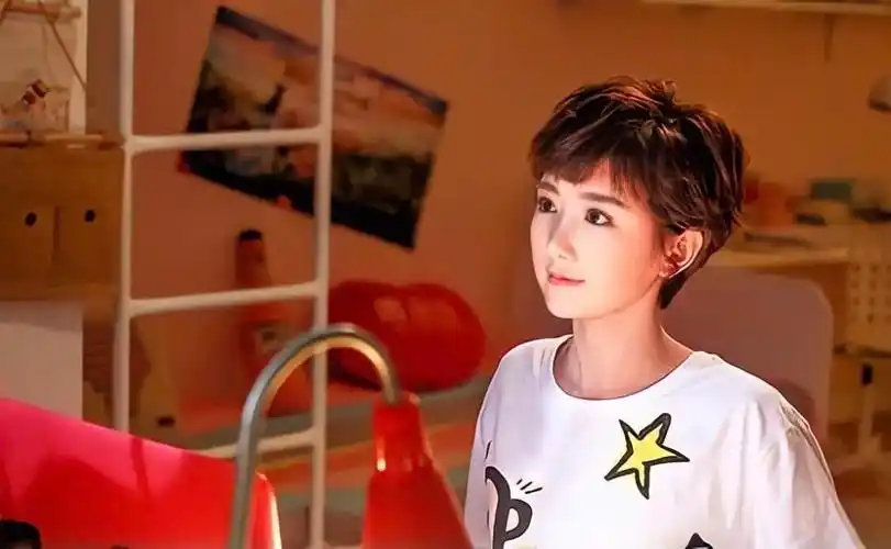 毛晓彤《微微一笑很倾城》剧照