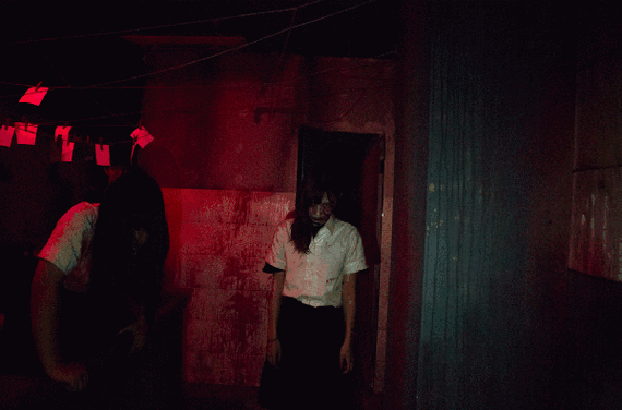 胆小勿看8月24日新乡大商新玛特五楼午夜凶铃贞子鬼屋