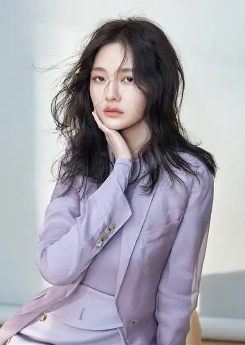 娱乐圈自带"反光板"的女星,简直白到发光!