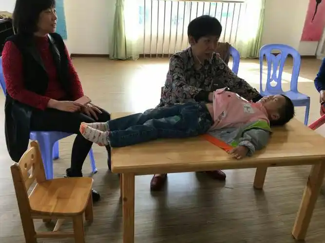 呵护健康 快乐成长――漳州市实验幼儿园组织幼儿健康体检