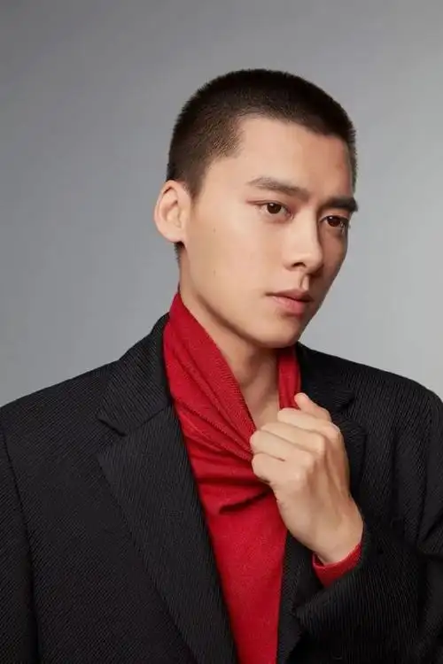 男明星寸头造型肖战陈伟霆很野最后一位却像是犯了罪