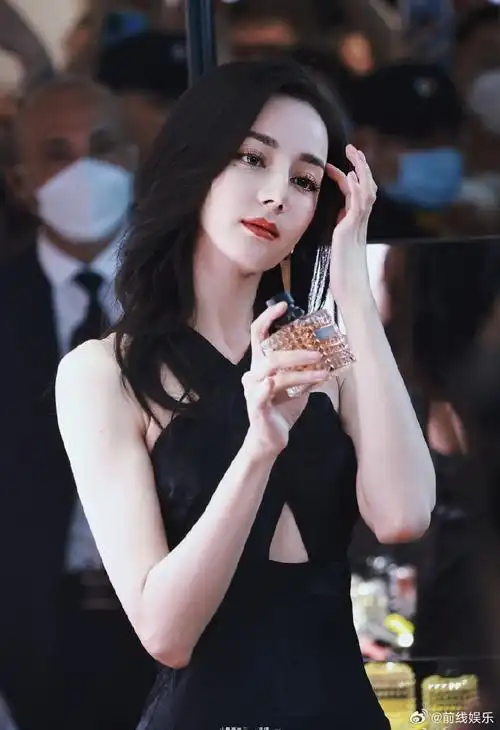 一百家站姐发了迪丽热巴