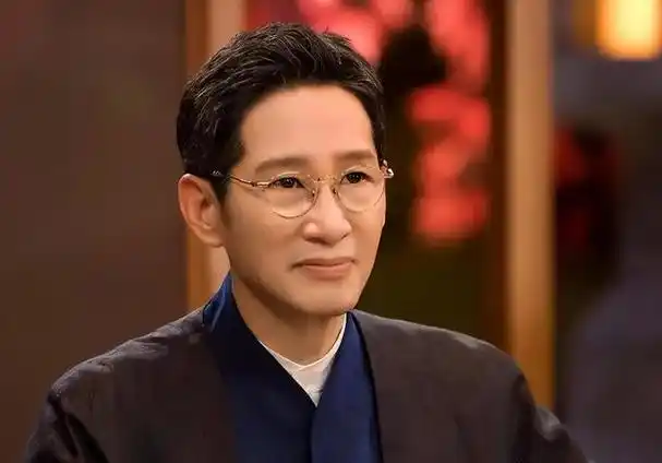 王劲松:一路走得苦!有戏演就对,如今没儿没女依旧很幸福