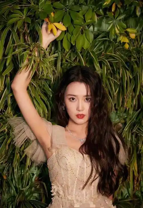 00后小花张子枫最美,欧阳娜娜不敌国民妹妹?_感觉_因为_气质