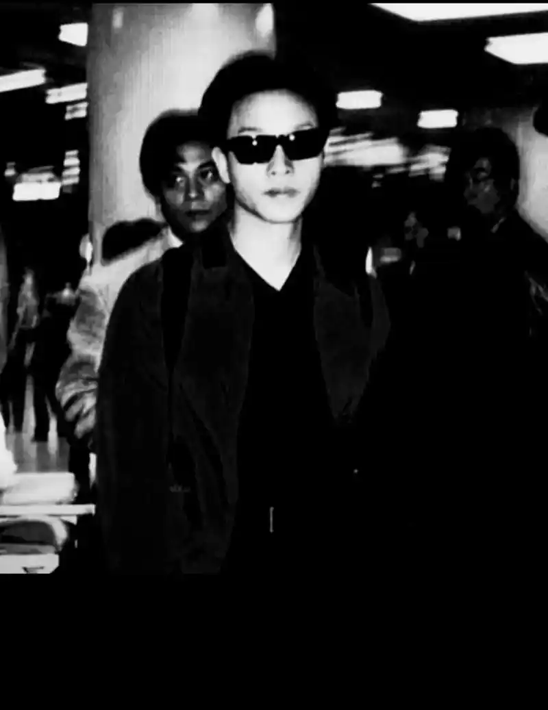 乱杀好吧#西装杀 #张国荣#黑白系 #一代人的回忆 - 抖音