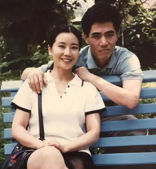 演员赵奎娥和陈宝国相爱8年结婚40年如今儿子成了她的心疾