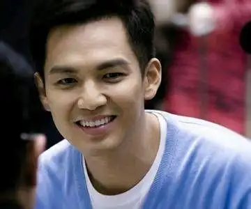 男神钟汉良的牙齿也是地包天.毁三观啊