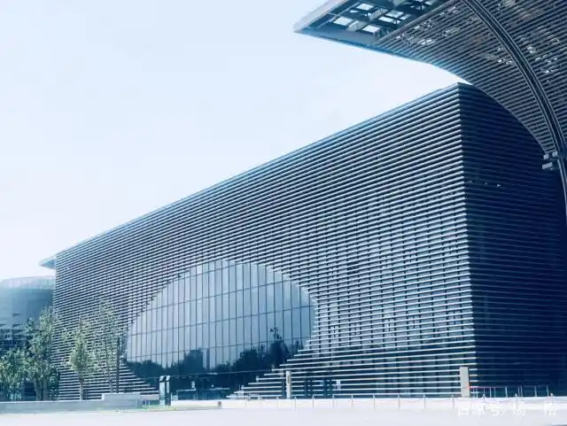 滨海文化中心图书馆是由原塘沽图书馆,汉沽图书馆,大港图书馆,塘沽