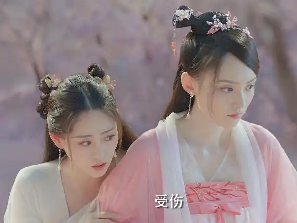 遇龙流萤喂龙王吃榴莲糖劝你弹幕护体怕你被傲娇龙王憋出内伤