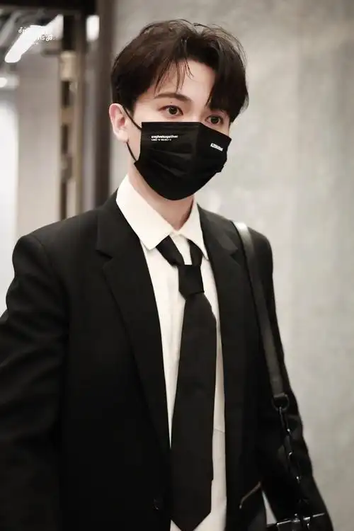 终于听到尤长靖致未来的我live了##尤长靖一首歌切换三种情绪