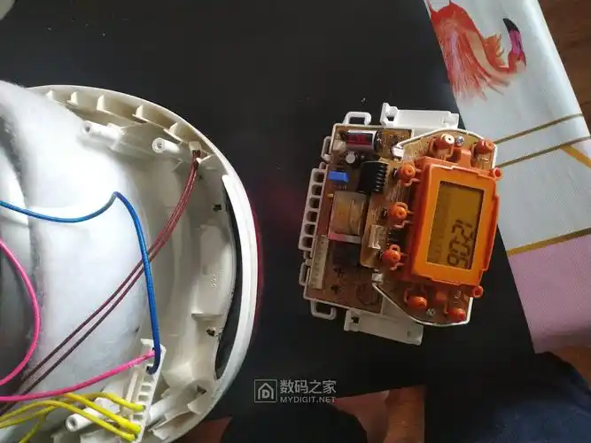 福库电饭煲拆换记忆电池 - 拆机乐园 数码之家