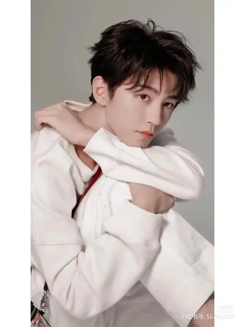 成为明星艺人和王俊凯见面,早上学六岁好了.2020年参加青春 - 抖音