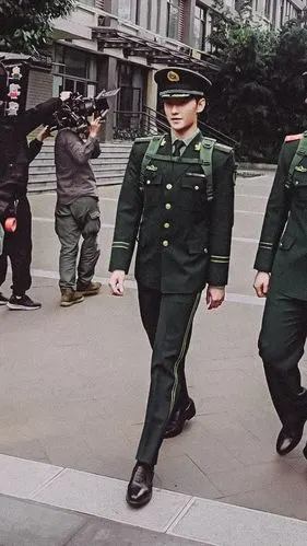 杨洋特战荣耀只有我觉得他更适合绿军装吗