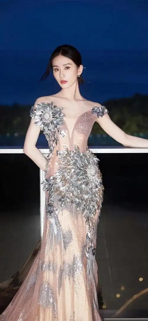 刘诗诗写真壁纸_网易订阅