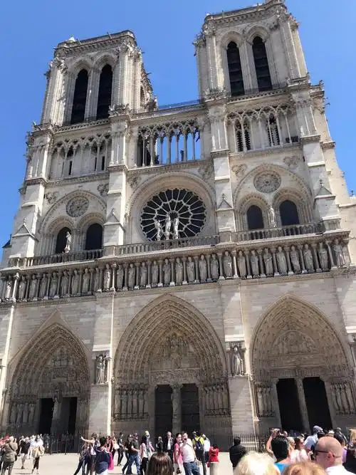 法国首都巴黎圣母院大教堂