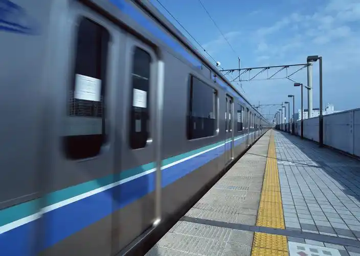 飞速的地铁图片地铁站地铁飞速