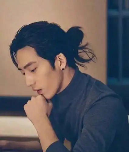 陈伟霆,吴亦凡,井柏然,陈晓,谢霆锋……扎丸子头的男人撩到炸