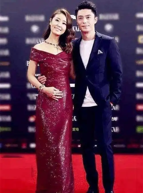 林心如蒋欣时隔八年再次同框, 小细节透露林心如人品!